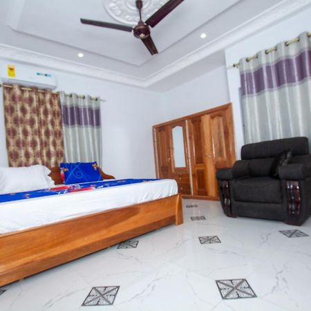 Yaa Asantewaa Inn Ejisu Экстерьер фото